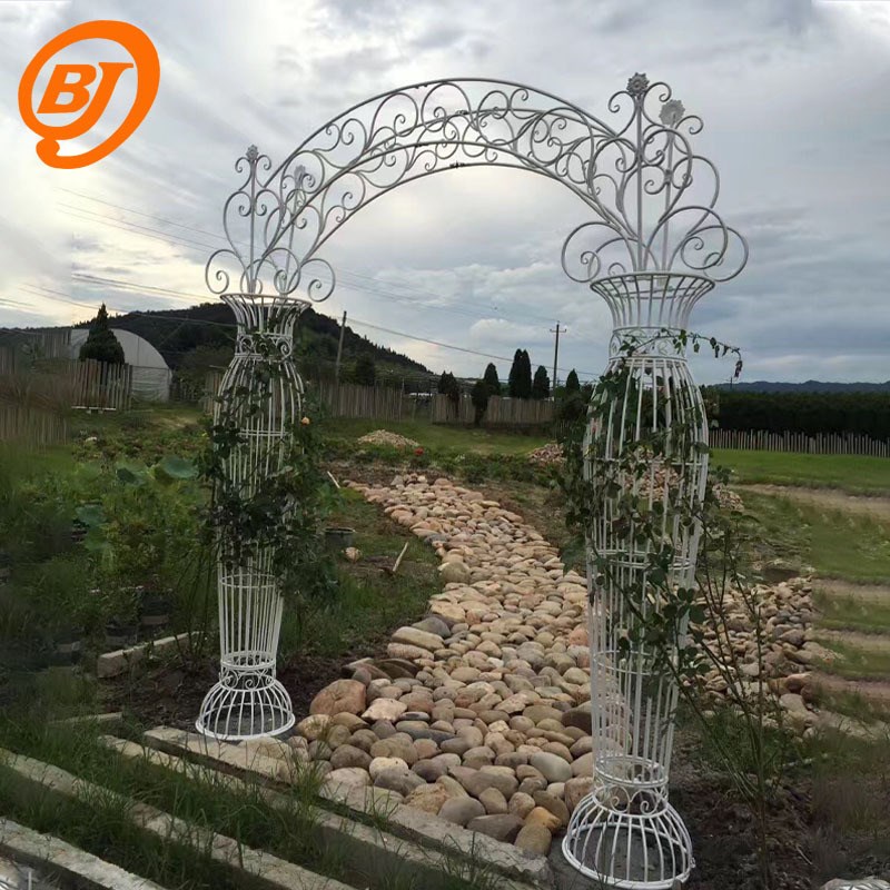 百界欧式婚庆铁艺拱门架子婚礼入场白色花门拍摄道具摆件花园拱门