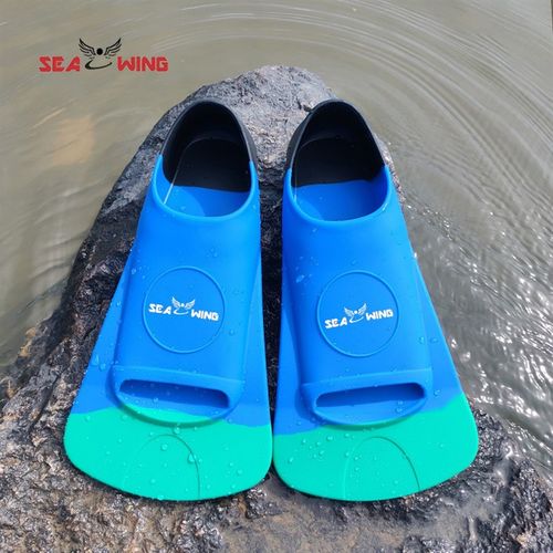 游泳脚蹼男女自由泳蛙泳硅胶短脚蹼成人儿童专业轻便潜水训练脚板