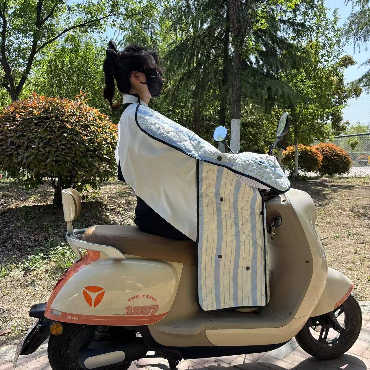 电动车挡风被夏季防水罩防风新款防紫外线薄款冰丝遮阳罩踏板摩托