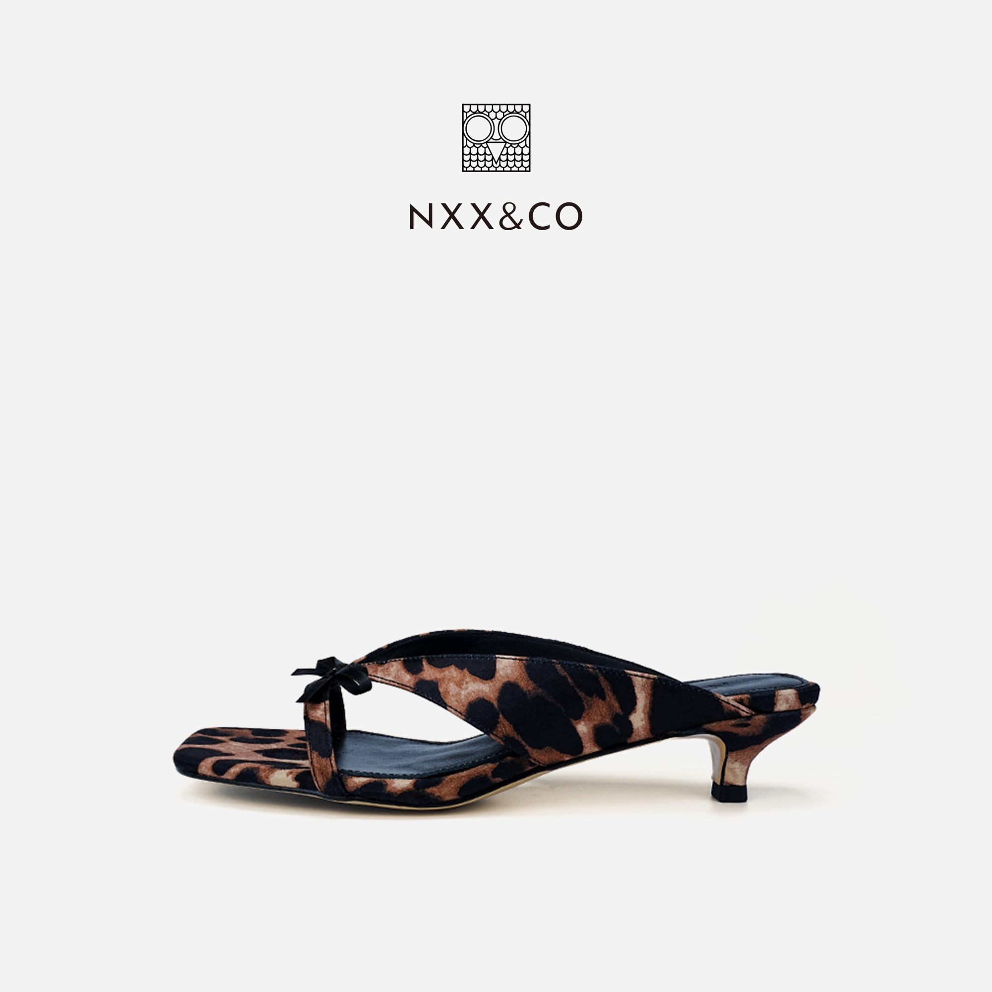 NXX&CO2026年夏季新款复古豹纹蝴蝶结方头细跟凉拖鞋夏季时装凉鞋