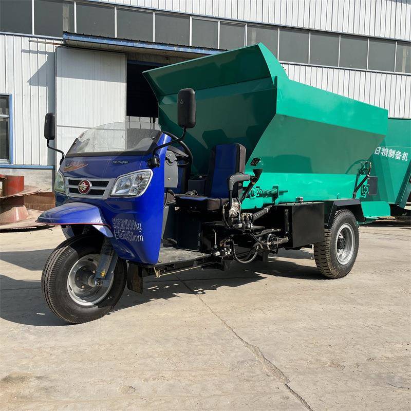 柴油动力撒肥车图片双绞拢撒粪车规格农家肥抛撒车工作视频