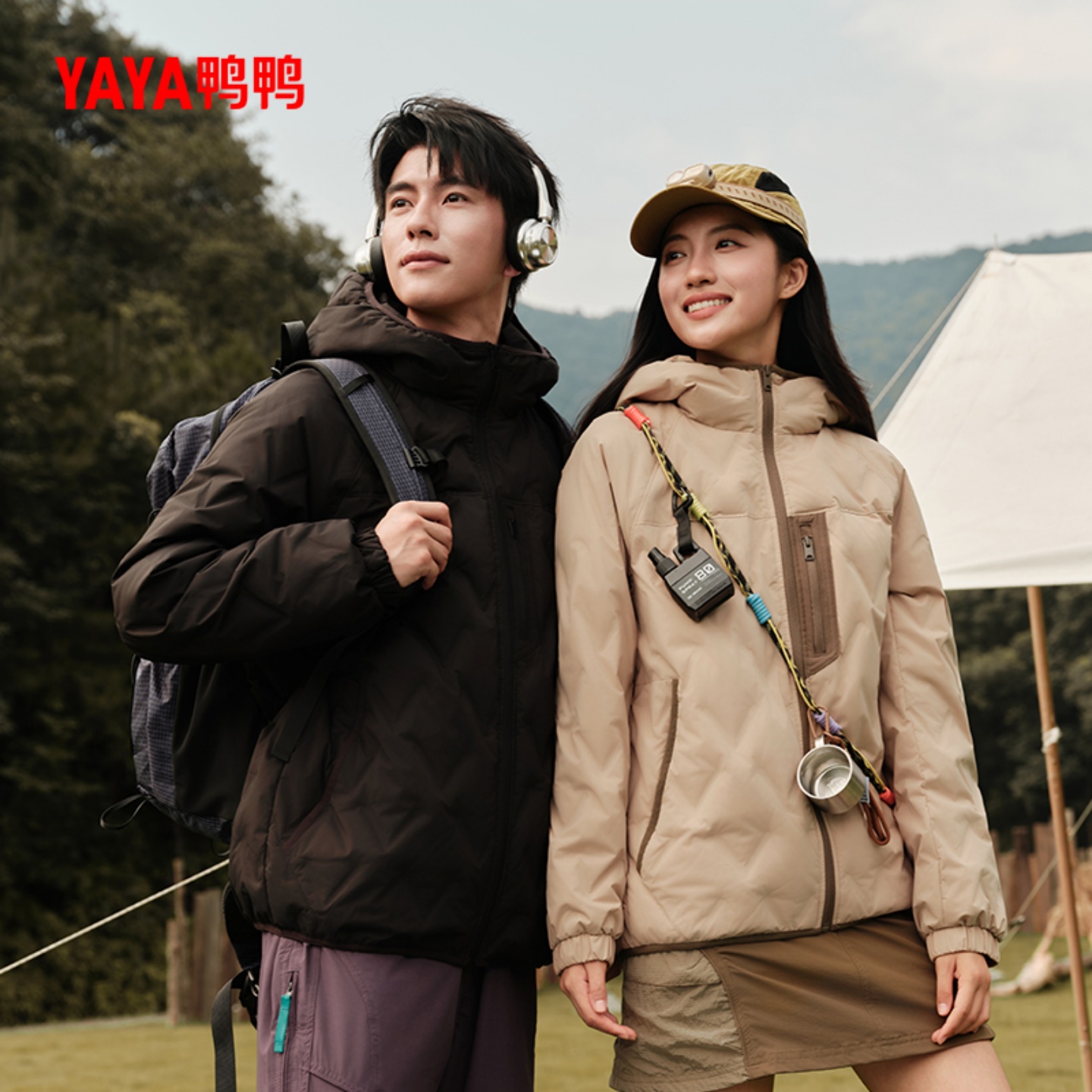 鸭鸭25拼色90鸭绒女短款轻薄羽绒