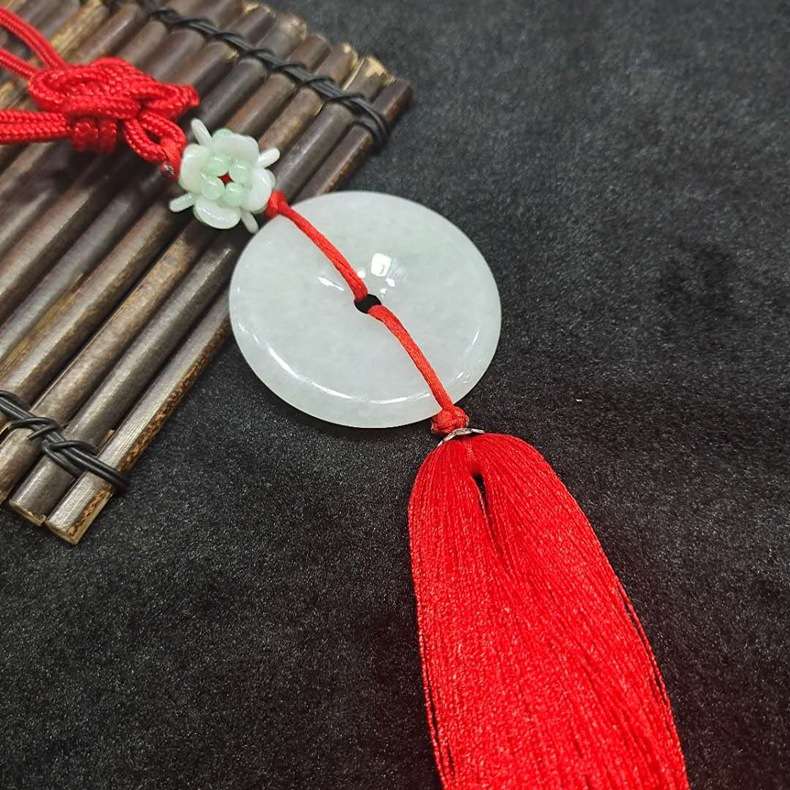 缅甸翡翠圆形车挂
