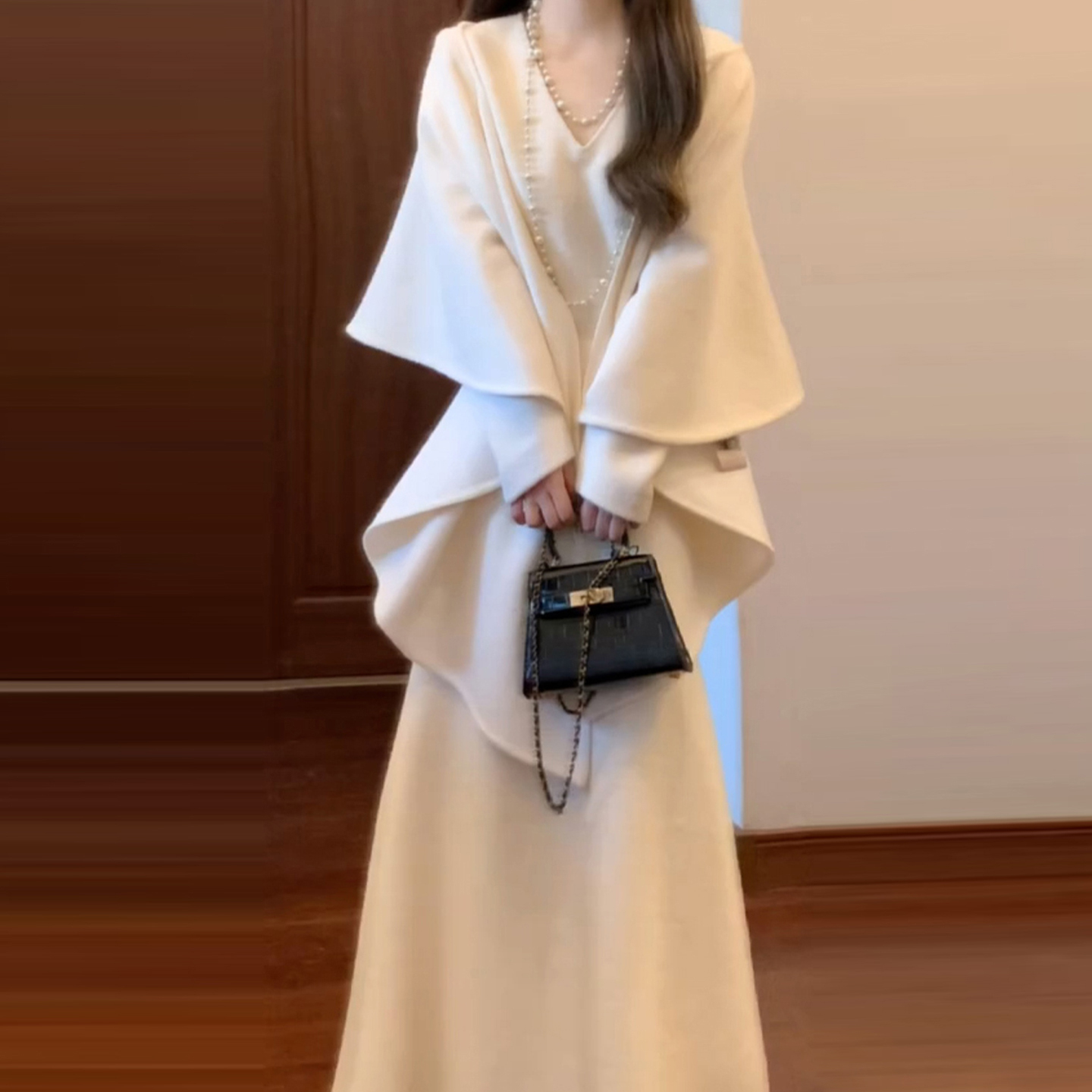 2025新款富家千金斗篷披肩针织连衣裙子女秋冬季内搭鱼尾长裙套装