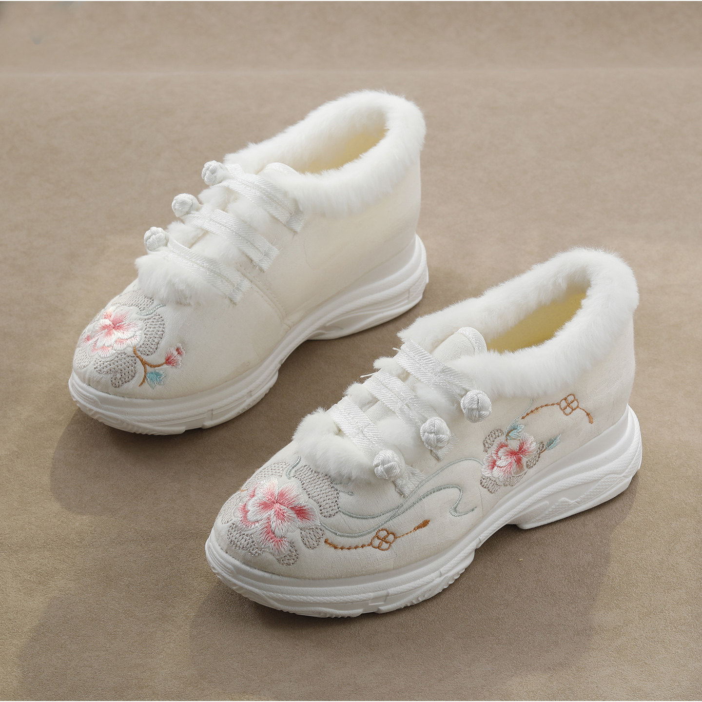 新中式毛口加绒绣花鞋女厚底保暖运动休闲国风刺绣小白鞋一脚蹬鞋,女鞋,绣花鞋,淘宝优惠券,粉丝福利购,淘宝优惠卷