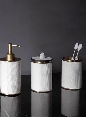 现代简约皮革马毛乳液瓶牙刷杯卫浴创意摆件桌面装饰酒店样板间