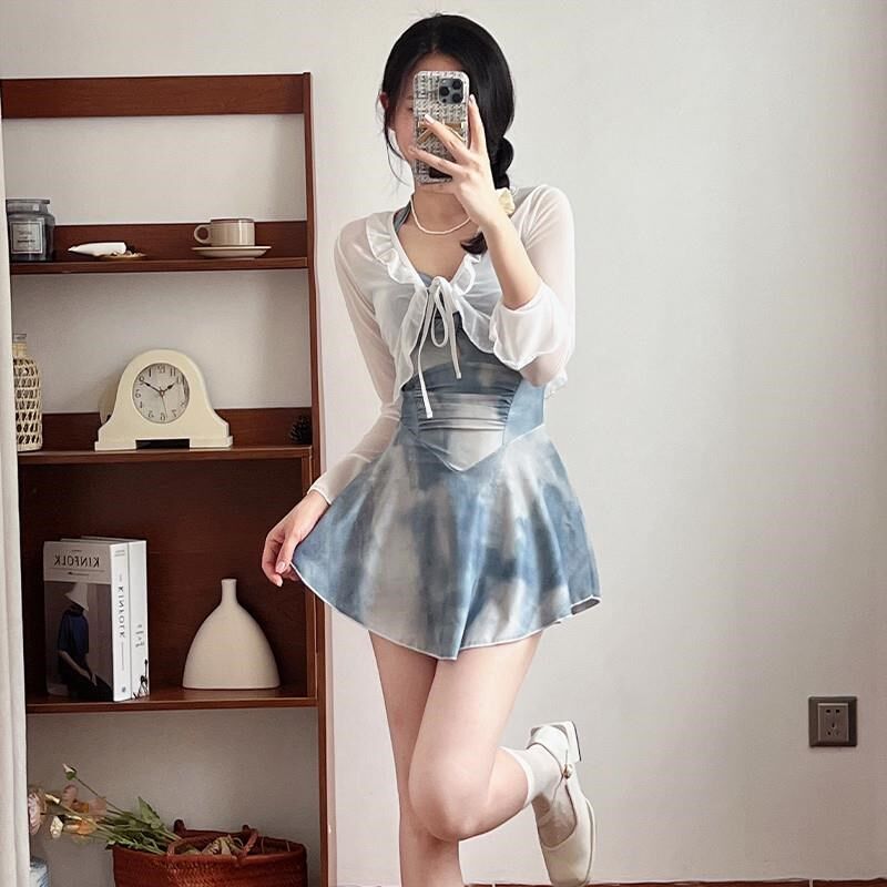 泳衣女2024新款爆款扎染蓝色辣妹风挂脖裙式遮肚显瘦连体游泳衣夏