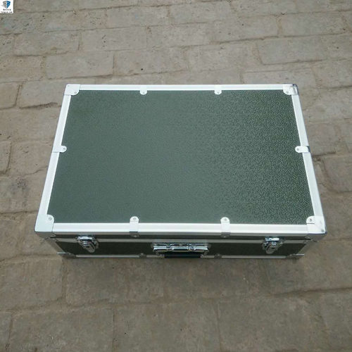 定做绿色工具仪器拉杆手提箱航空密码铝箱M定制演出道具箱内衬开