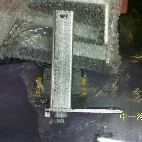 冰柜自动关门器 雪柜门冰箱铰链 回力冰箱门 冰箱门钩门轴 门芯