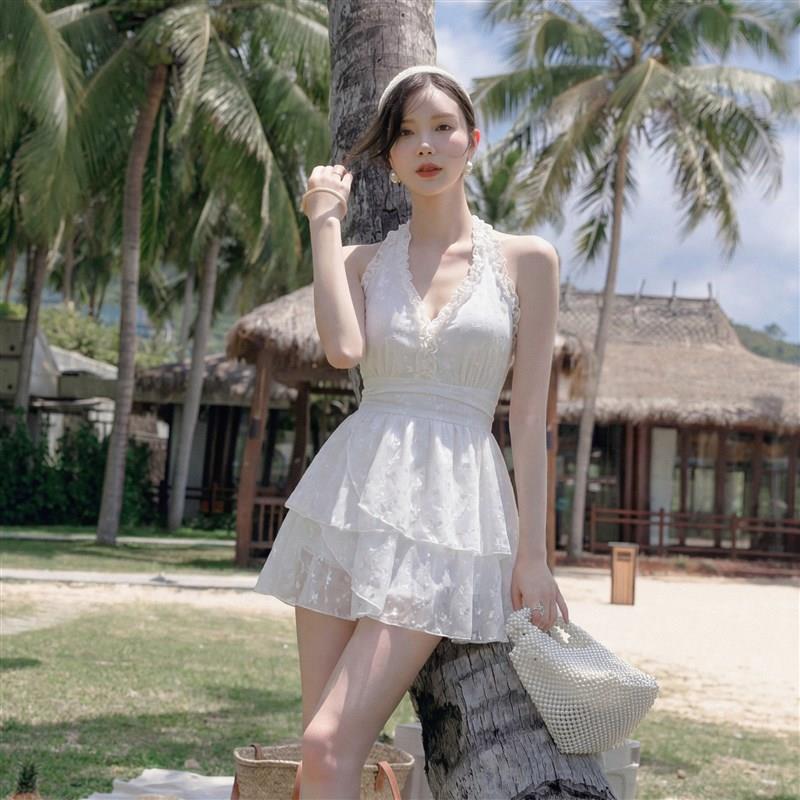 新款绝美泳衣女h白色超仙女连体裙式挂脖美背纯欲风ins高颜值度假