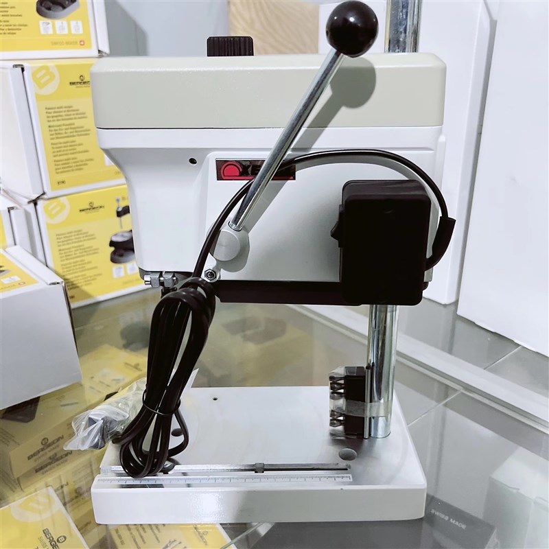 修表工具 德国台钻  金属钻孔 多个钻咀尺寸维修 表带死节钻孔