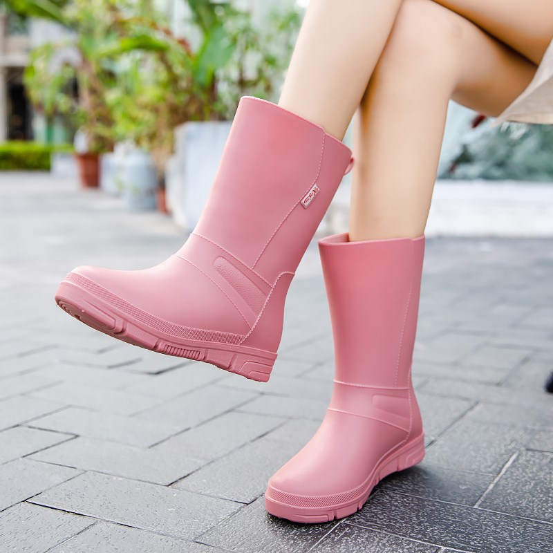 德系雨鞋女款防滑加厚中高筒时尚长筒加绒舒服防T水洗车厨房水胶