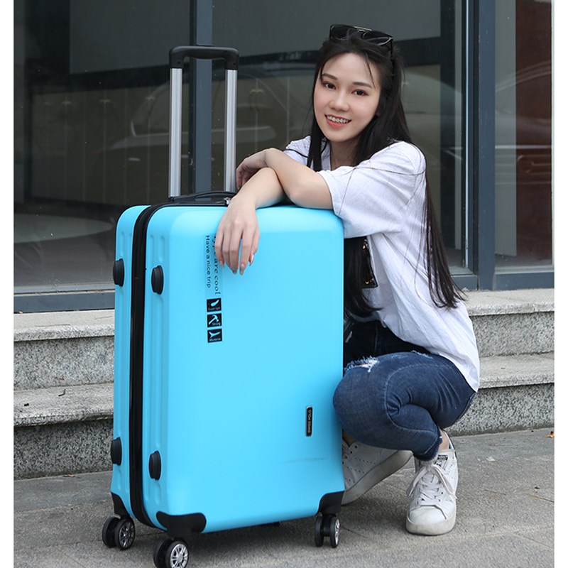 24寸轻便万向轮行李箱 女款登机箱带USB充电 U可密码锁旅行箱