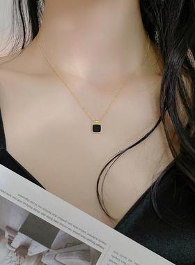 黑色方牌项链女转运珠锁骨链轻奢小众高级感简约脖颈链钛钢不掉色