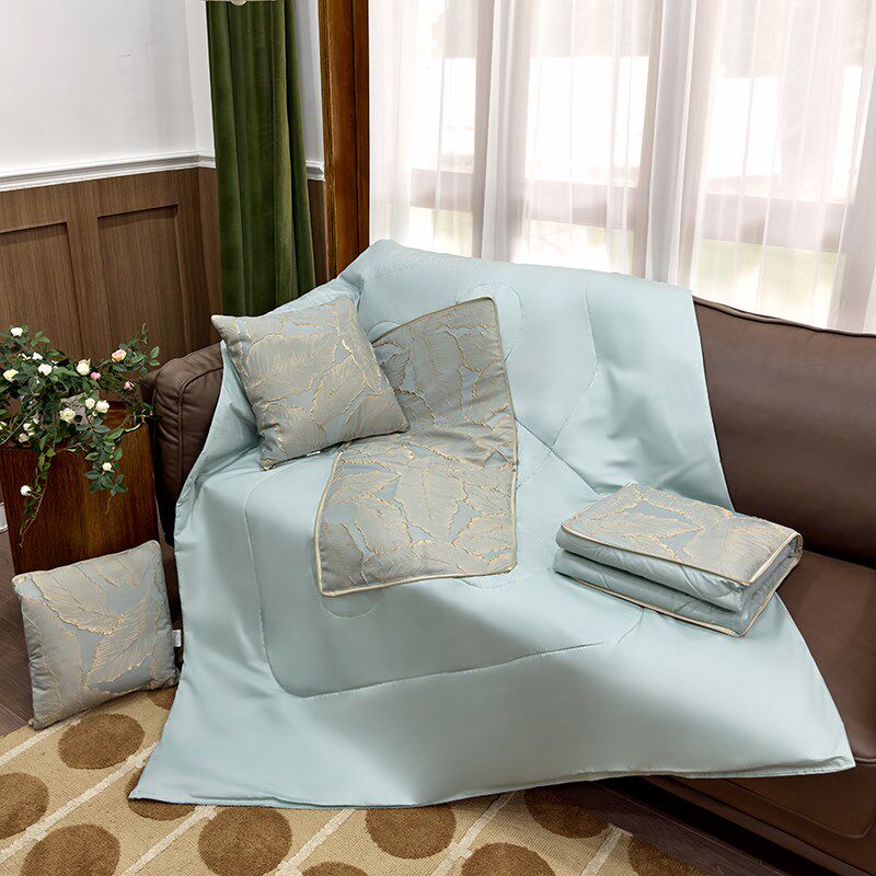 轻奢全棉抱枕被子二合一两用纯棉2024新款车载靠垫午睡毯子高级感