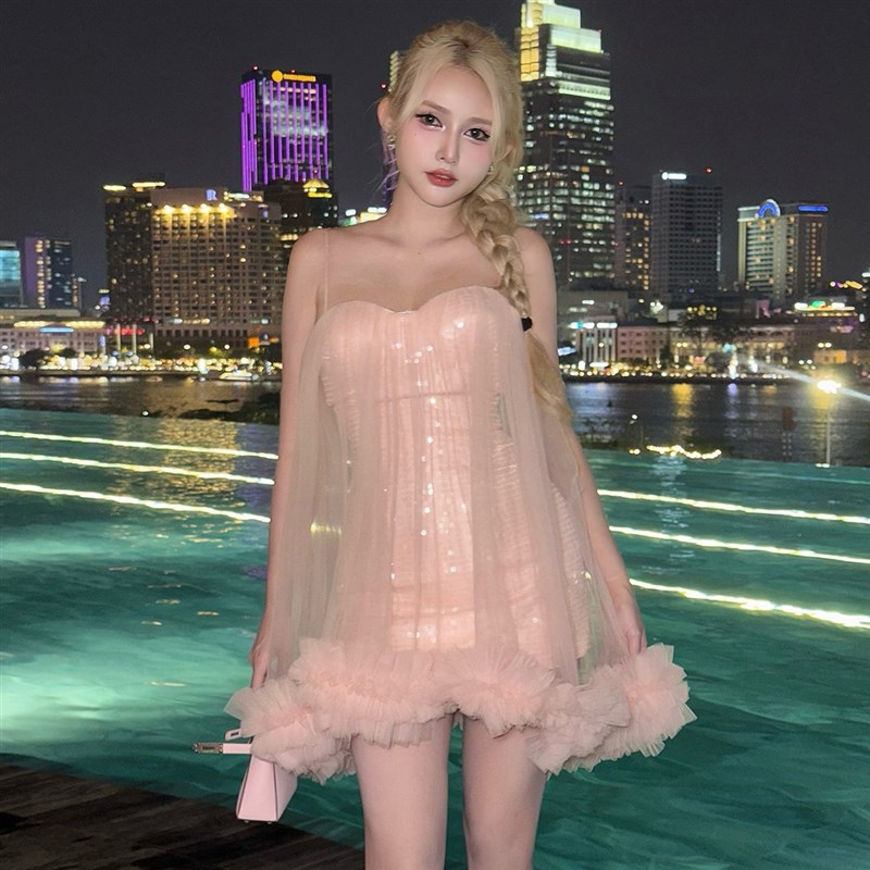 怪诞女孩 纯欲甜美粉色薄纱亮片吊带连衣裙女 朦胧感超仙生日短裙