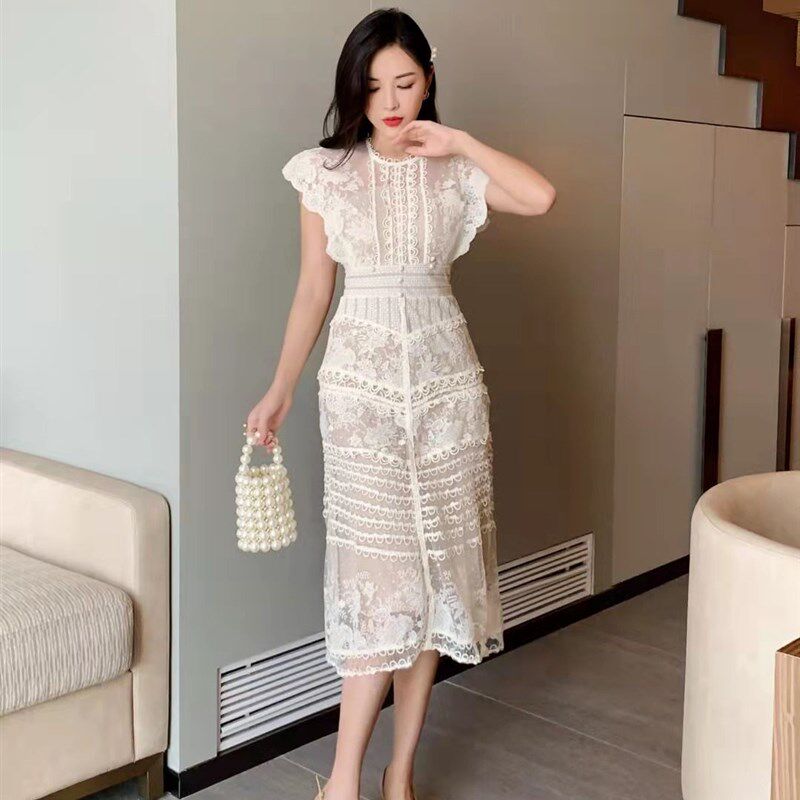 2025新品宫廷风重工钩花蕾丝拼接气质中长款收腰显瘦打底连衣裙
