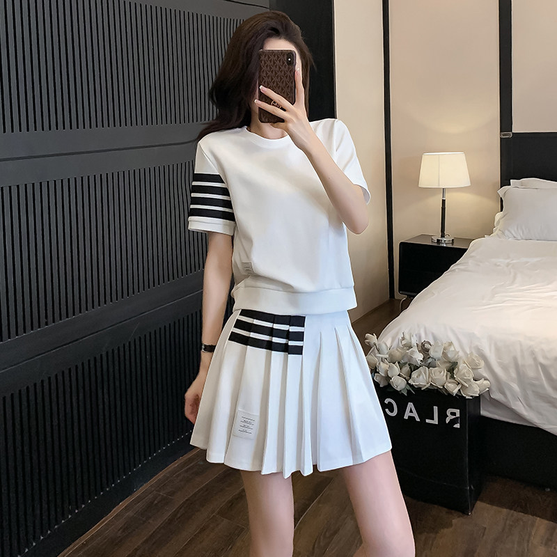 小个子穿搭一整套夏季时尚休闲减龄洋气运动风百褶裙子两件套装女