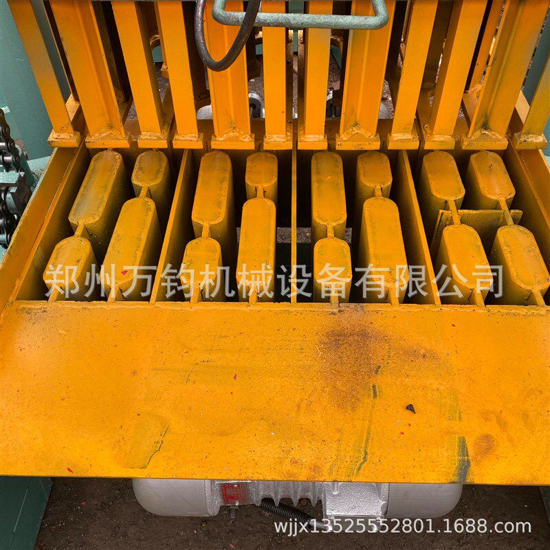 水泥空心砖机价格 植草砖面包砖模具定制 透水砖砌块水.泥预制模