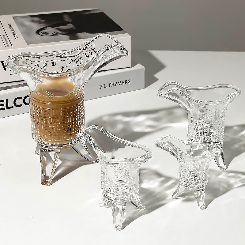 创意帝王杯冰美式拿铁咖啡杯仿古代秦始皇三足爵杯子中式玻璃酒杯