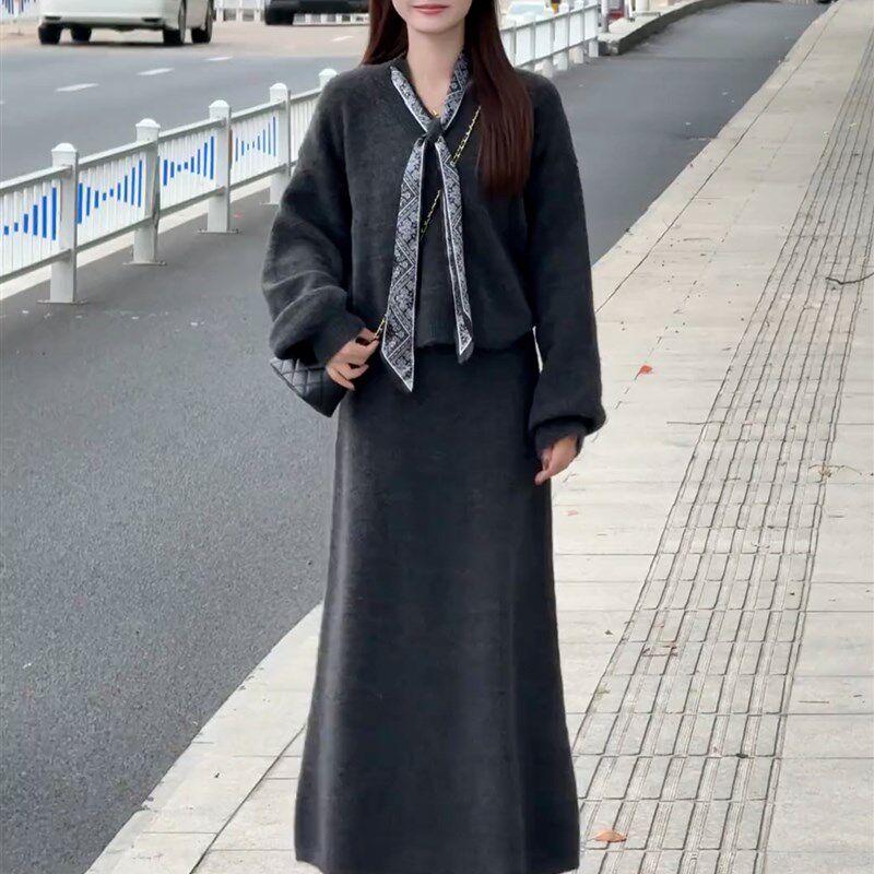 巨好看的早秋穿搭一整套装针织连衣裙子女秋季2025今年流行新爆款