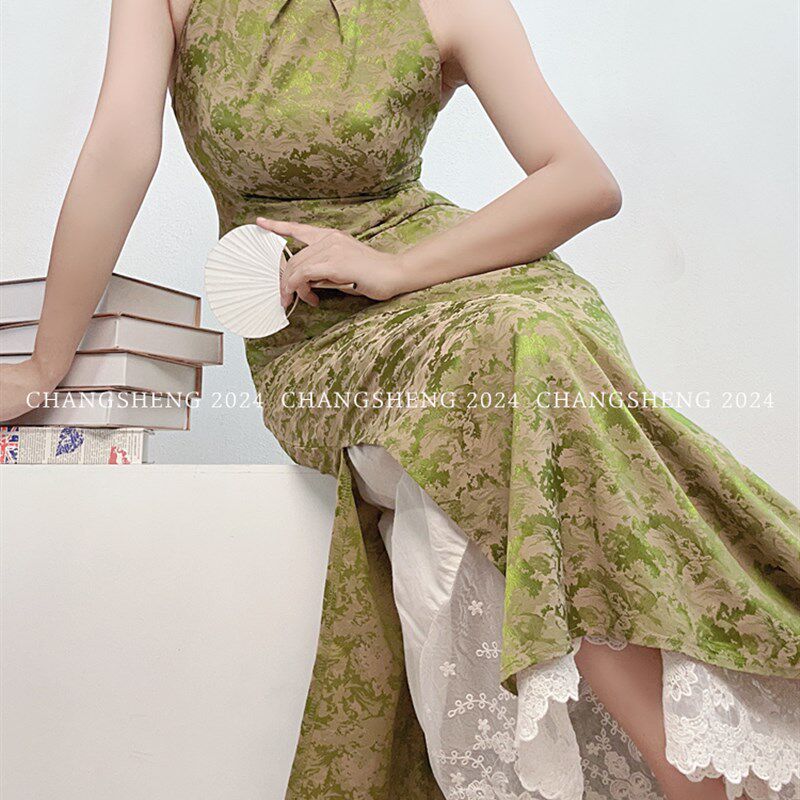 长笙间 青山妩媚 新中式改良款无袖挂脖绿色印花年轻款旗袍连衣裙