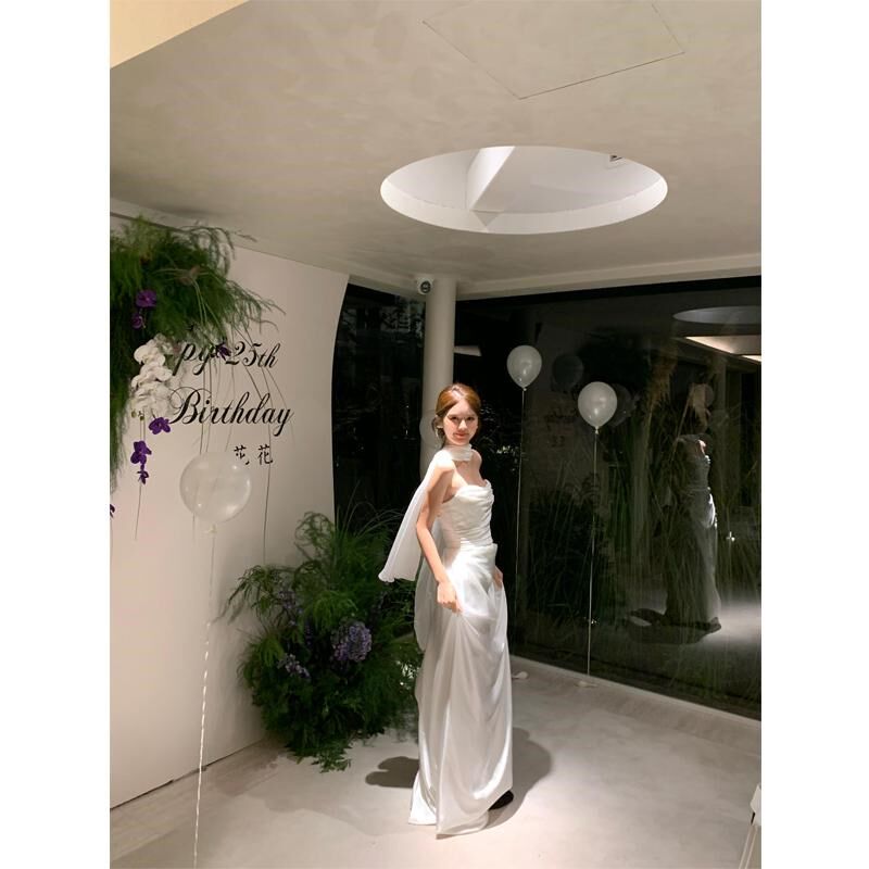 抹胸连衣裙女成人礼订婚礼服裙高端轻奢小众白色缎面生日裙子长裙