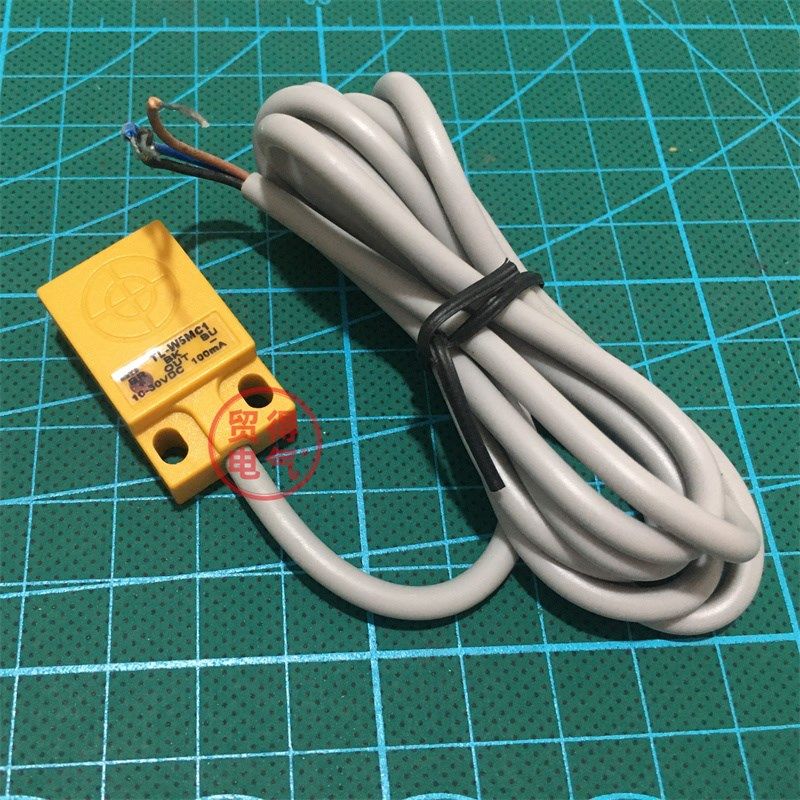 TL-W5MC1沪工CHIIB电感式GKB-M0524NA接近开关C2传感器OMKQN