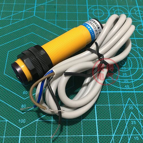 E3F-DS30C1沪工CHIIB光电开关10 30C4直流常开NPN三线传感器OMKQN
