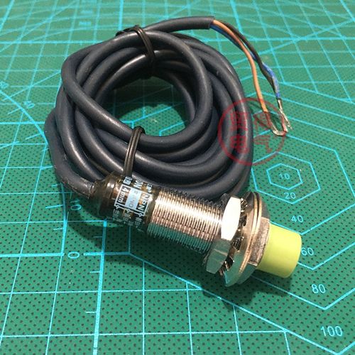 PR12-4DN沪工CHIIB电感式接近开关直流NPN三线常开传感器OMKQN