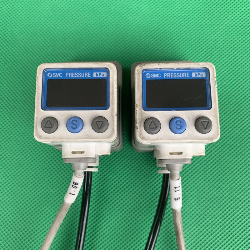 二手拆机日本 SMC ZSE40AF-C4-R 负100-100KPa 数显压力表 传感器