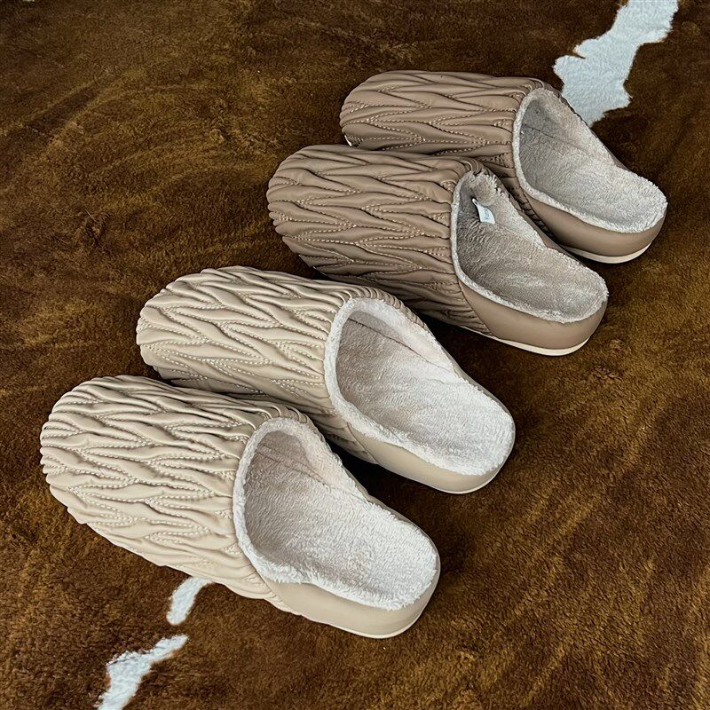 高级感褶皱棉拖鞋女家居室内皮面防水软底防滑男大码保暖秋冬情侣