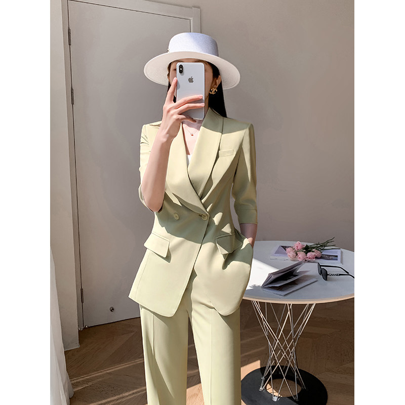 绿色休闲西装套装女夏季薄款高级感英伦风职业气质时尚西服两件套