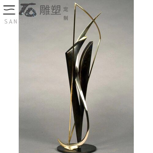 定制售楼处酒店展厅空间电镀卡通抽象现代玻璃钢落地X雕塑软装摆