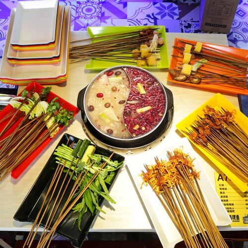 密胺串串盘子塑料长方形托v盘串串香专用展示烤串盘火锅店餐具商