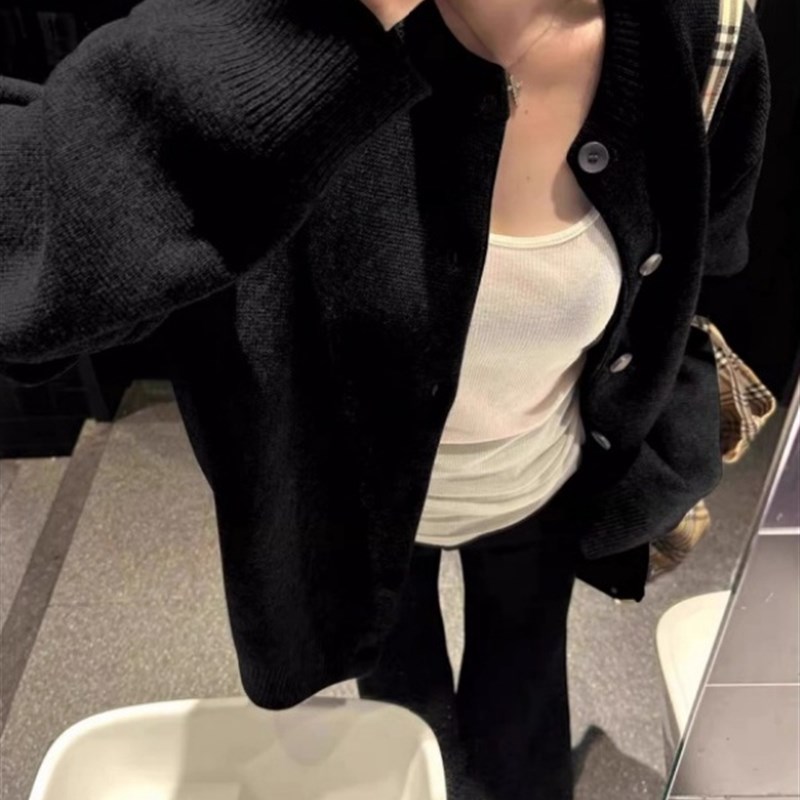 黑色慵懒风圆领毛衣针织开衫女2025新款秋冬显瘦气质百搭宽松外套