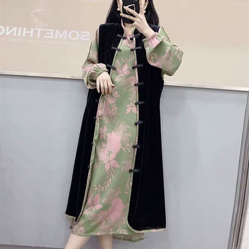 大码女装2023秋季款复古风盘扣立领长款马甲碎花连衣裙显瘦两件套