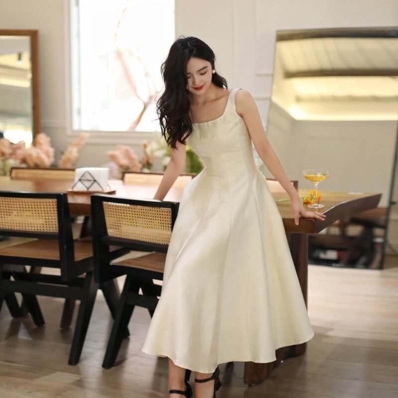 法式女神礼服长裙白色吊带连衣裙赫本风收腰高级感领证小白裙女夏