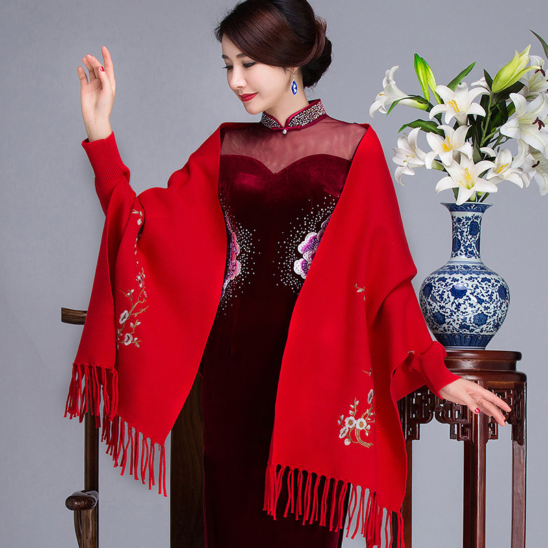 披肩斗篷外套女冬装新款2020 搭配旗袍中式刺绣开衫保暖流苏围巾