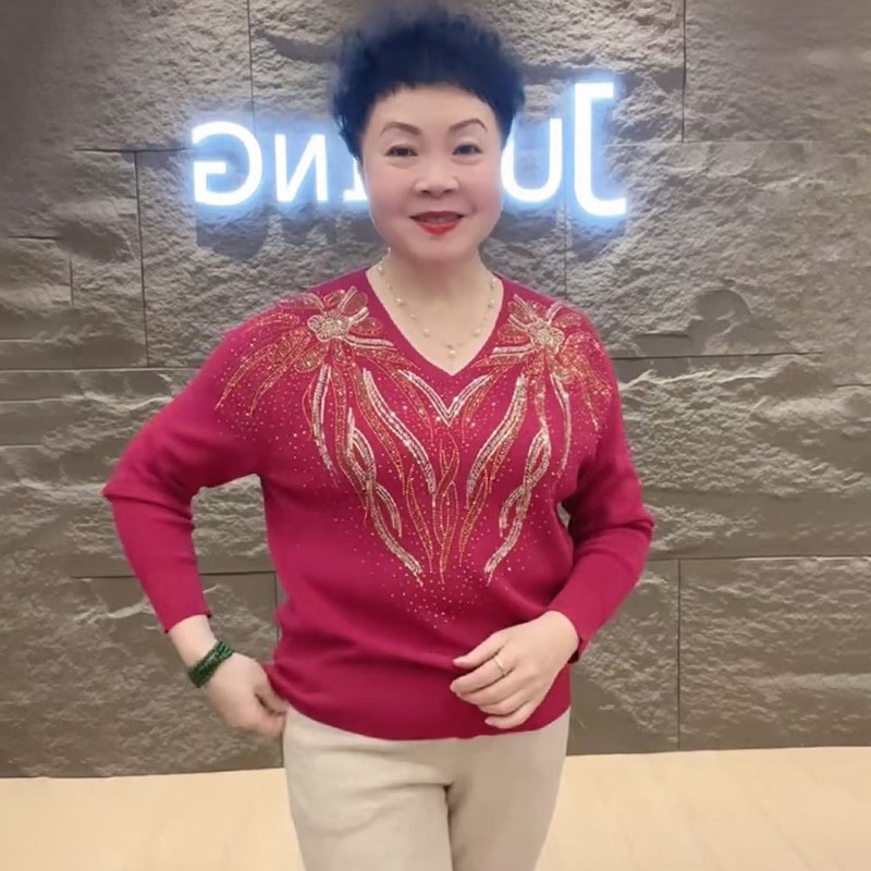 秋冬手工串珠时尚妈妈短款上衣宽松显瘦中老年女装毛衣针织打底衫