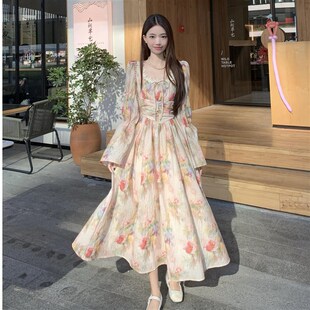 大码法式复古油画花边方领连衣裙女春夏胖mm收腰遮肚仙女长裙子