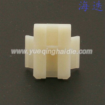 MG631267适用于 线束飞机头 插头  线束卡扣 汽车连接器附件白色