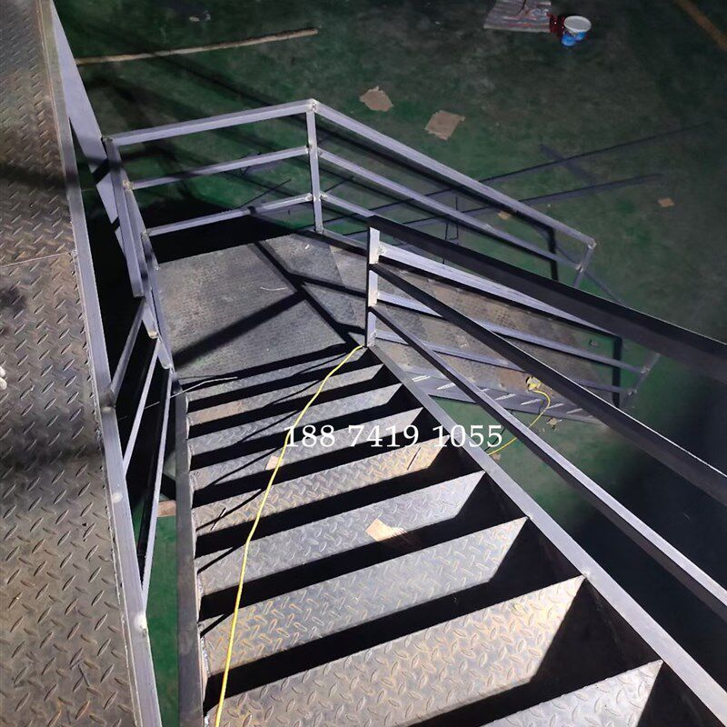 长沙蜂窝阳光房遮车棚钢结构楼梯槽C工字钢角铁门卫室仓库阁楼搭