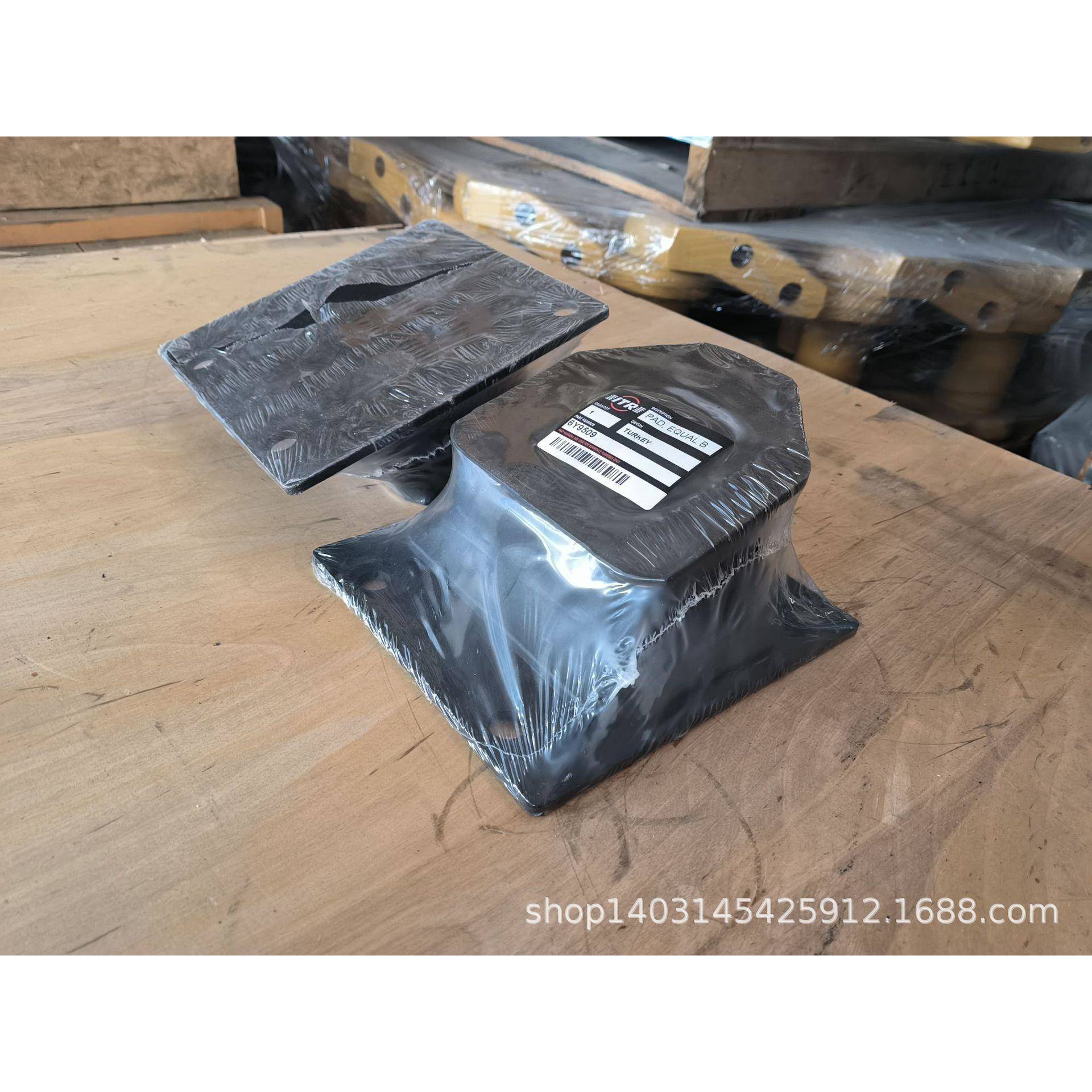 6Y959胶块卡0WXX特彼勒DN-D8-R-D8T-D9T推土机平8衡梁/平衡杆减震