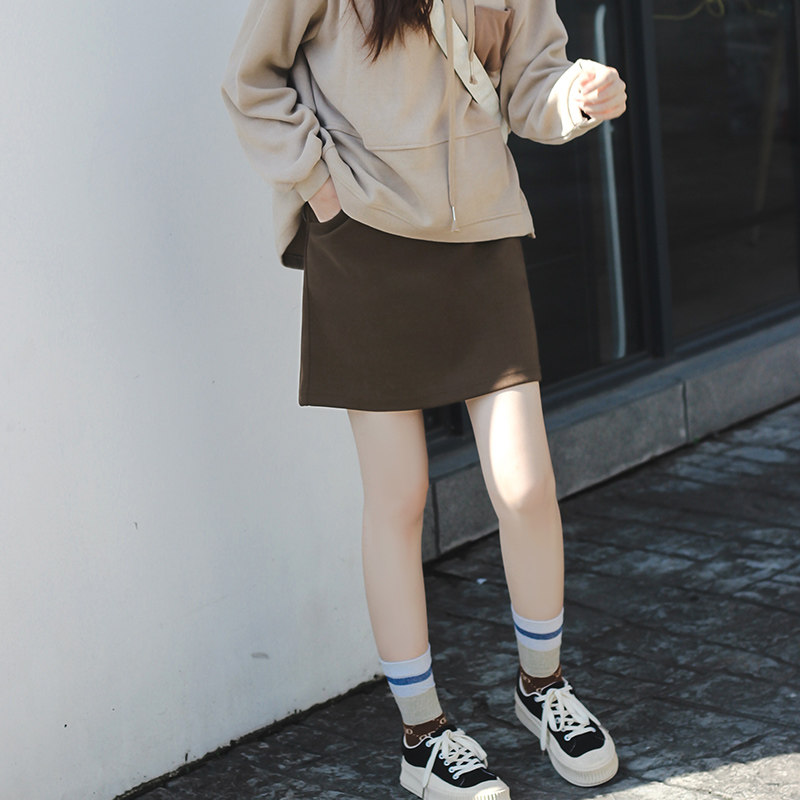 棕色梨型身材a字短裙秋冬女松紧腰宽松大码遮胯显瘦小个子半身裙