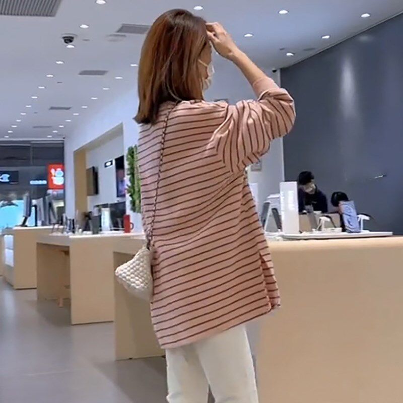 粉色条纹卫衣中长款遮屁股女春秋装2024新款宽松洋气显瘦开叉上衣