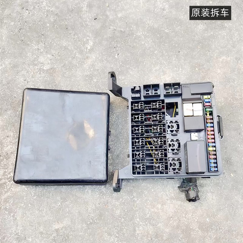 猎豹汽车猎豹CT5 猎豹CT7 飞扬 飞铃 机舱保险丝盒总成 继电器盒