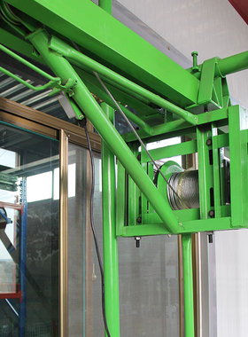 室内三立柱吊运机直滑式轨道220V快速小吊机家用装修吊Z料机四立