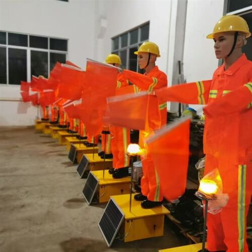 太阳能机器人交通指挥员施工假人高速公路安全员摇旗指导员人