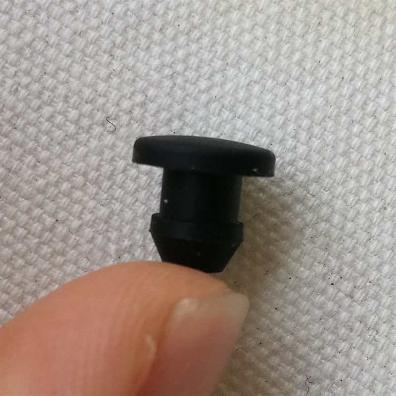 带扣橡胶堵头倒扣硅胶塞子防水密封橡胶塞硅胶堵头密封盖孔塞16MM